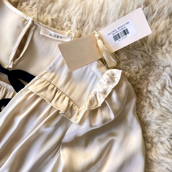 💋SOLD💋🖤🦢DÔEN ‘Lorelei’ Silk Satin Bow Maxi Mother of Pearl Dress XS - Picture 9 of 16